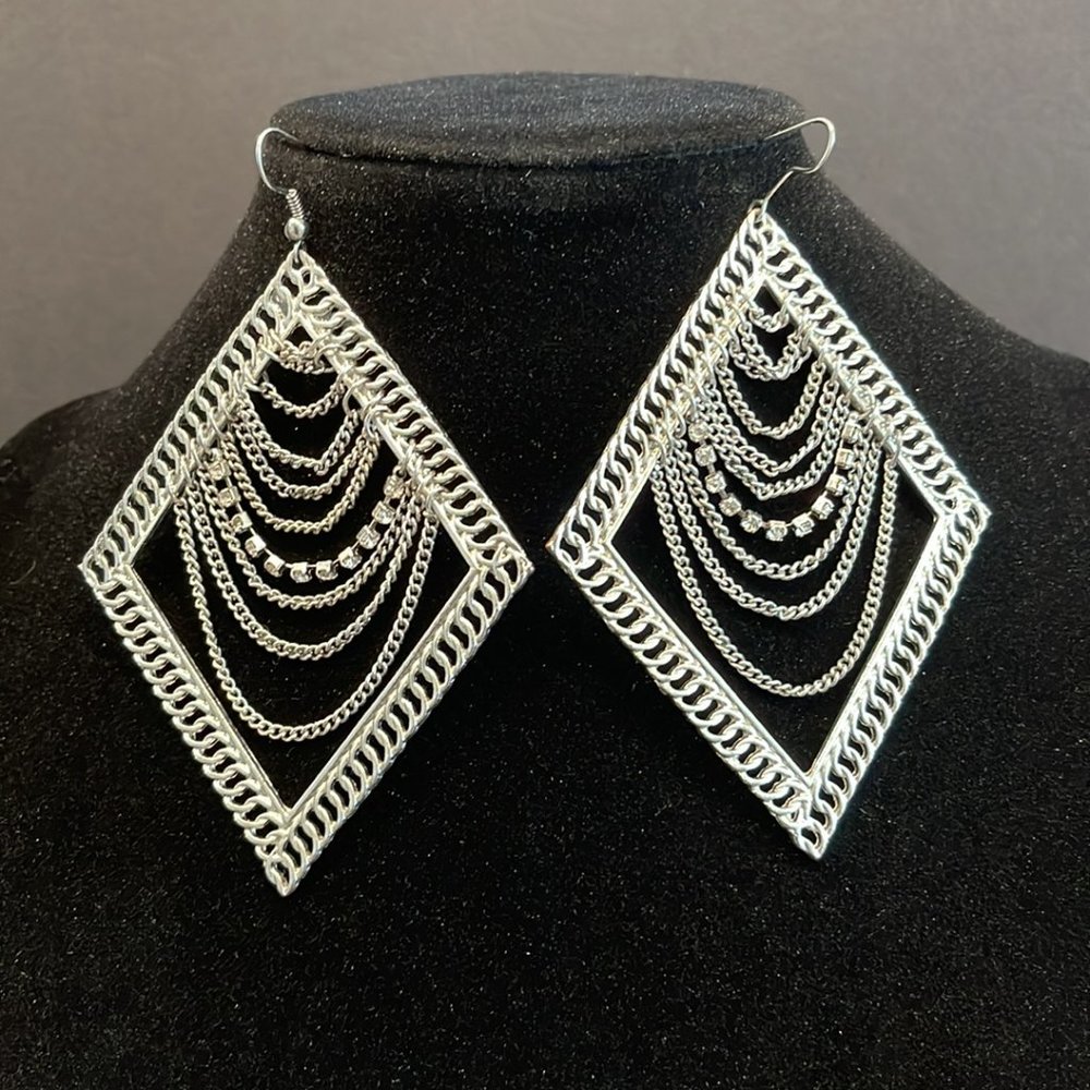Diamond Shaped Chain Link Drop Earrings - Picture 4 of 5